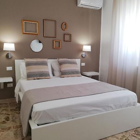 Ostuni Crispi House Hotel Exterior photo